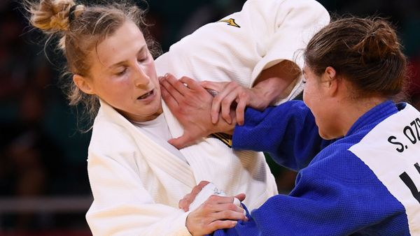 Martyna Trajdos of Germany in action against Szofi Ozbas of Hungary - Sputnik International