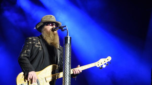 Member of the US band ZZ Top, Dusty Hill performs on the stage during the 28th Eurockeennes rock music festival on July 3, 2016 in Belfort, eastern France. - Sputnik International