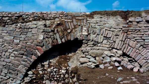 Image provided by Mexico's National Institute of Anthropology and History shows the east end of the tunnel, which was adorned by a variety of carvings. - Sputnik International