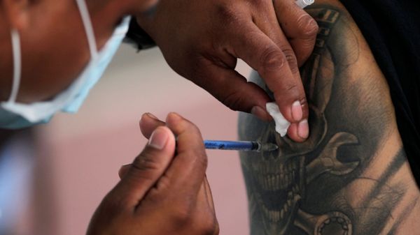 A man receives a dose of AstraZeneca coronavirus disease (COVID-19) vaccine, during a mass vaccination in Guadalupe, on the outskirts of Monterrey, Mexico July 22, 2021 - Sputnik International