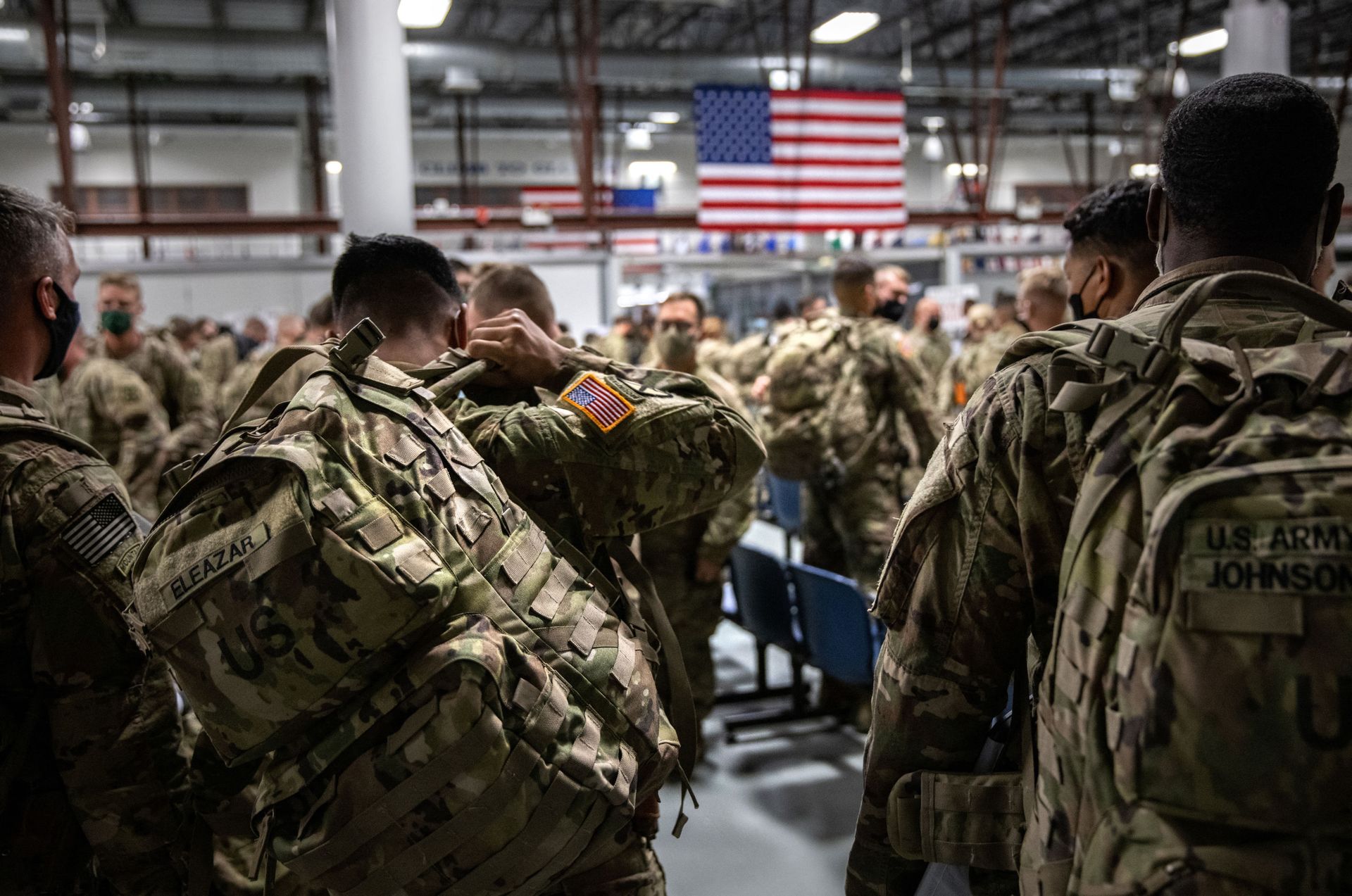 FORT DRUM, NEW YORK - DECEMBER 08: U.S. Army soldiers from the 10th Mountain Division arrive from a 9-month deployment in Afghanistan on December 08, 2020 in Fort Drum, New York. - Sputnik International, 1920, 07.09.2021
