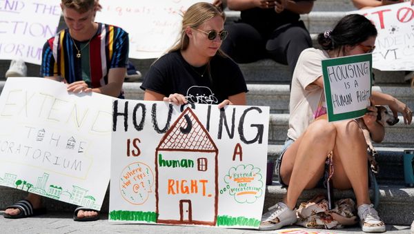 People camp out on the steps of the U.S. Capitol to highlight the upcoming expiration of the pandemic-related federal moratorium on residential evictions, in Washington, U.S., July 31, 2021. - Sputnik International