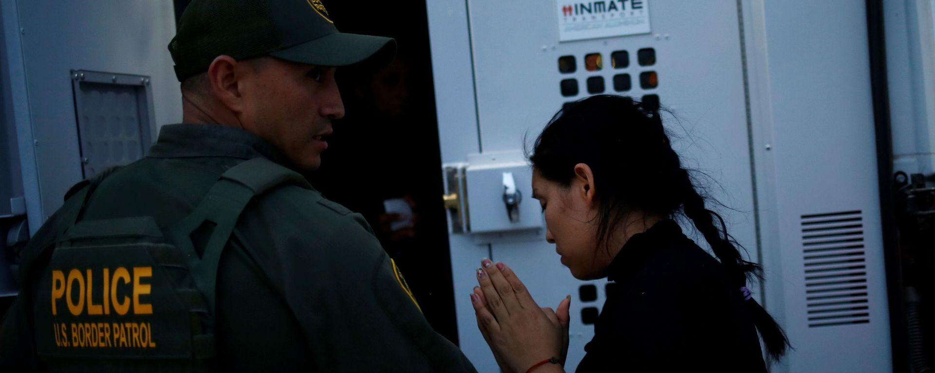 A migrant from Central America is detained by a U.S. Border Patrol agent after crossing into the United States from Mexico, in Sunland Park, New Mexico, U.S., July 22, 2021. A migrant from Central America is detained by a U.S. Border Patrol agent after crossing into the United States from Mexico, in Sunland Park, New Mexico, U.S., July 22, 2021. - Sputnik International, 1920, 02.08.2021