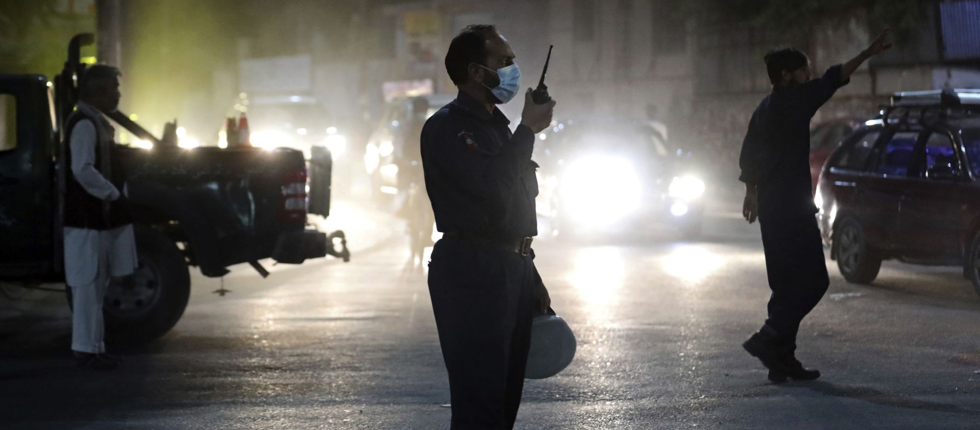 Afghan security personnel work at the site of a powerful explosion in Kabul, Afghanistan, Tuesday, Aug. 3, 2021. - Sputnik International, 1920, 06.08.2021