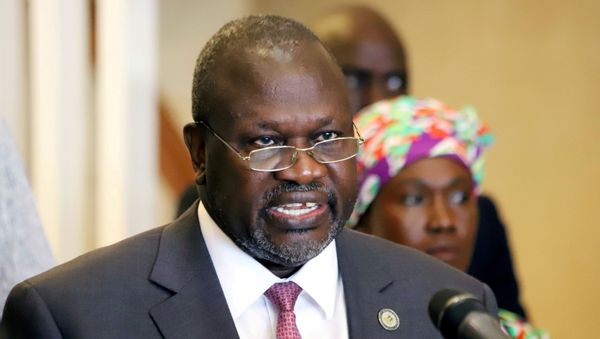 South Sudan's Vice President Riek Machar addresses a news conference in Juba, South Sudan April 5, 2020. - Sputnik International