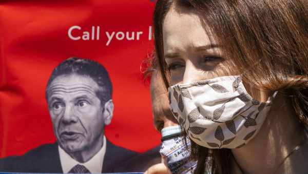 Lindsey Boylan, a former state economic development adviser for Gov. Andrew Cuomo, attends a rally and march calling for impeachment of Cuomo at Washington Square park, on Saturday, March. 20, 2021, in New York. - Sputnik International