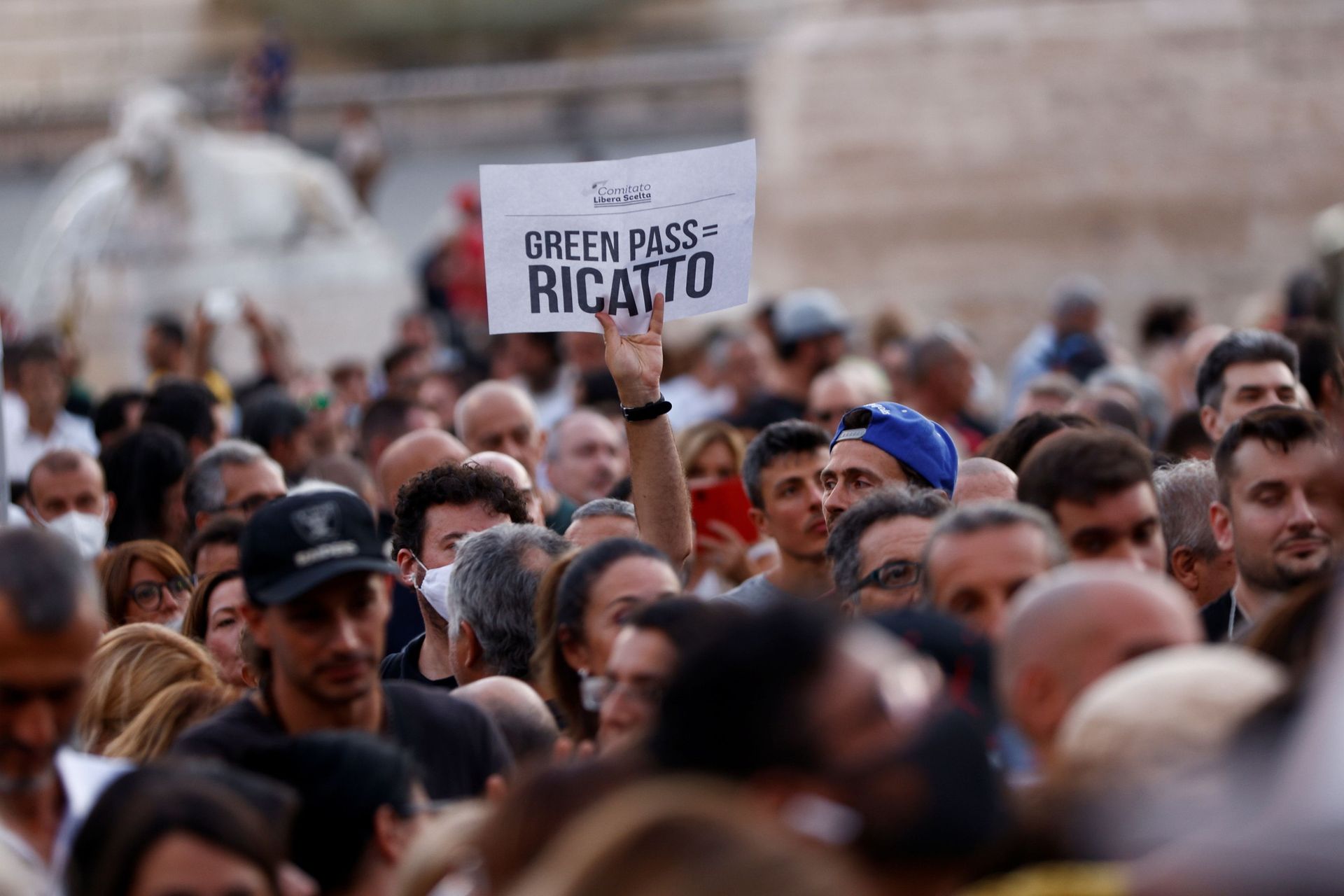 Protesters demonstrate against the Green Pass plan (health pass), a digital or paper certificate that shows if someone has received at least the first dose of the vaccine, has tested negative or has recently recovered from COVID-19, that will be mandatory for indoor dining, cultural and sports events from next week, in Rome, Italy, July 28, 2021. - Sputnik International, 1920, 07.09.2021
