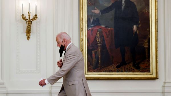 U.S. President Joe Biden arrives to deliver remarks on employment numbers at the White House in Washington, U.S. August 6, 2021.  REUTERS/Jonathan Ernst - Sputnik International