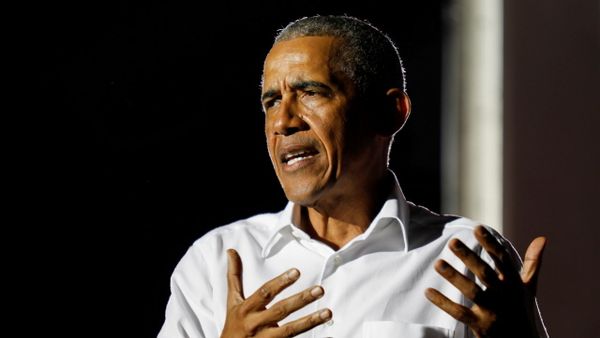 FILE PHOTO: Former U.S. President Barack Obama speaks during a drive-in campaign rally on behalf of Democratic presidential nominee and former Vice President Joe Biden in Miami, Florida, 2 November 2020. REUTERS/Marco Bello/File Photo - Sputnik International