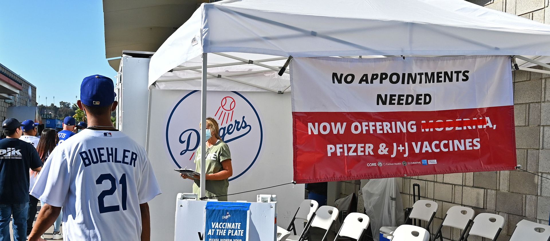 The Los Angeles Dodgers have an onsite COVID-19 clinic offering free tickets for each vaccine taken before the game against the San Francisco Giants at Dodger Stadium, Jul 19, 2021; Los Angeles, California, US The Los Angeles Dodgers have an onsite COVID-19 clinic offering free tickets for each vaccine taken before the game against the San Francisco Giants at Dodger Stadium, Jul 19, 2021; Los Angeles, California, US - Sputnik International, 1920