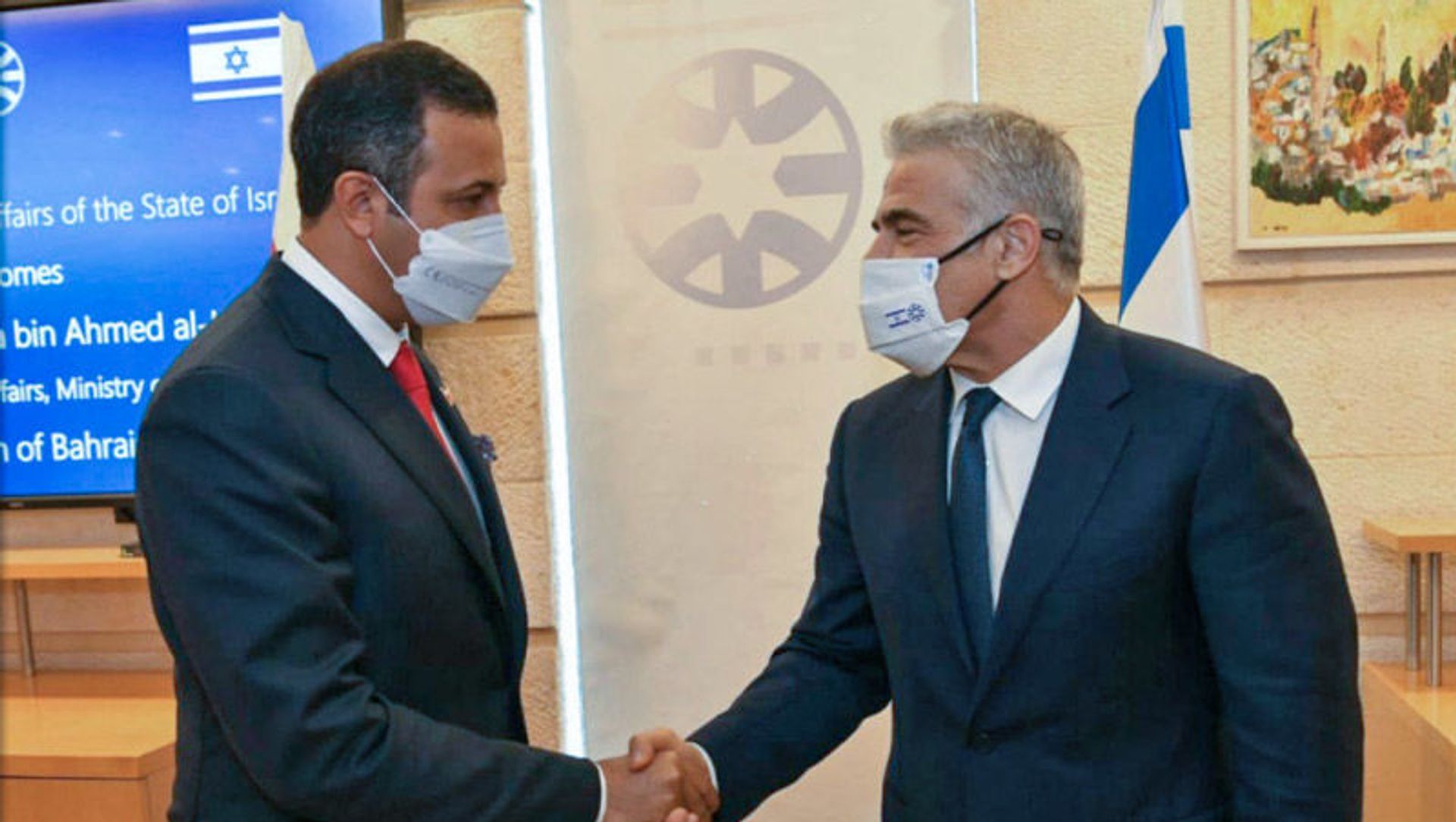 FM Lapid with Sheikh Abdulla bin Ahmed bin Abdulla Al Khalifa at the MFA in Jerusalem - Sputnik International, 1920, 08.08.2021