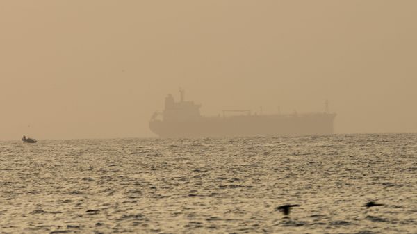 An oil tanker - Sputnik International