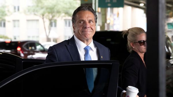 New York Governor Andrew Cuomo arrives to depart in his helicopter after announcing his resignation in Manhattan, New York City, U.S., August 10, 2021.  - Sputnik International