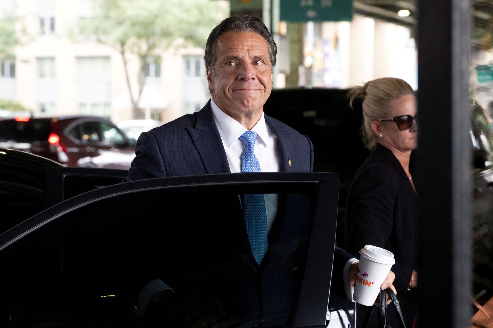 New York Governor Andrew Cuomo arrives to depart in his helicopter after announcing his resignation in Manhattan, New York City, U.S., August 10, 2021. New York Governor Andrew Cuomo arrives to depart in his helicopter after announcing his resignation in Manhattan, New York City, U.S., August 10, 2021. - Sputnik International, 1920, 16.11.2021