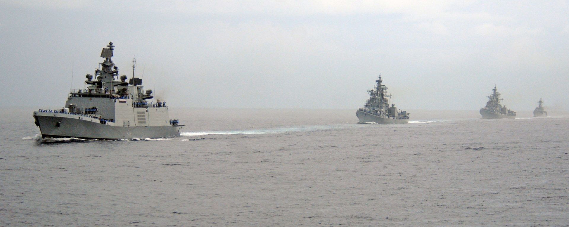 Indian Navy's ships cross the Indian Ocean. - Sputnik International, 1920, 11.08.2021