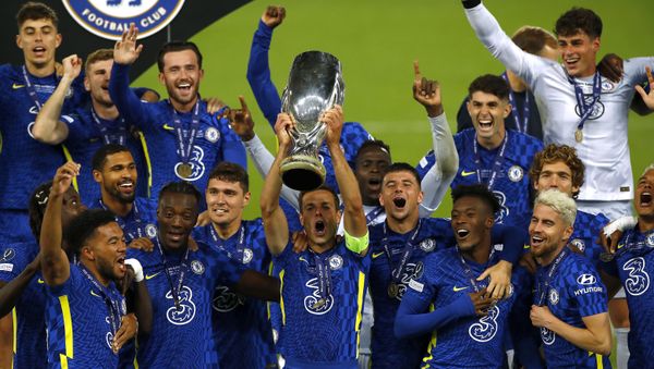 Soccer Football - European Super Cup - Chelsea v Villarreal - Windsor Park, Belfast, Northern Ireland - August 11, 2021 Chelsea's Cesar Azpilicueta and teammates celebrate with the trophy after winning the penalty shoot-out and the European Super Cup Soccer Football - European Super Cup - Chelsea v Villarreal - Windsor Park, Belfast, Northern Ireland - August 11, 2021 Chelsea's Cesar Azpilicueta and teammates celebrate with the trophy after winning the penalty shoot-out and the European Super Cup - Sputnik International