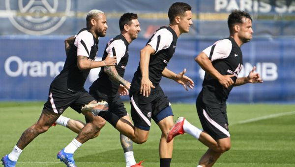 (From L) Paris Saint-Germain's Brazilian forward Neymar, Paris Saint-Germain's Argentinian forward Lionel Messi, Paris Saint-Germain's Spanish midfielder Ander Herrera and Paris Saint-Germain's Spanish defender Juan Bernat attend a training session at the Camp des Loges Paris Saint-Germain football club's training ground in Saint-Germain-en-Laye on august 13, 2021. (From L) Paris Saint-Germain's Brazilian forward Neymar, Paris Saint-Germain's Argentinian forward Lionel Messi, Paris Saint-Germain's Spanish midfielder Ander Herrera and Paris Saint-Germain's Spanish defender Juan Bernat attend a training session at the Camp des Loges Paris Saint-Germain football club's training ground in Saint-Germain-en-Laye on august 13, 2021. - Sputnik International