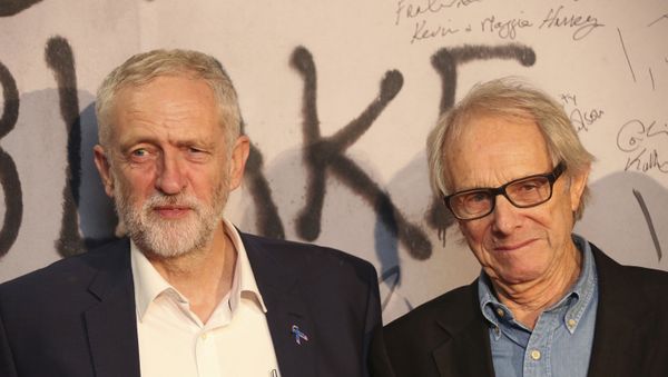 Director Ken Loach, left, and leader of Britain's Labour Party, Jeremy Corbyn, pose together for photographers at the premiere of the film I, Daniel Blake. - Sputnik International