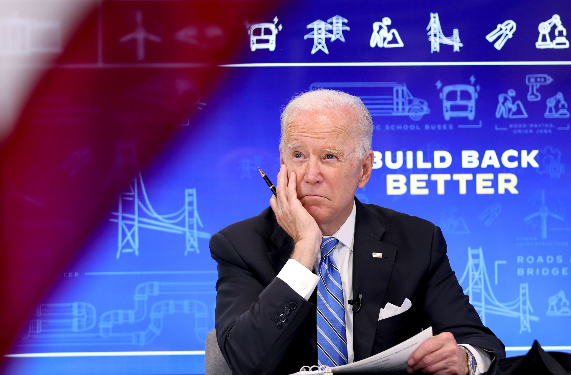 U.S. President Joe Biden meets virtually with governors, mayors, and other state and local elected officials to discuss the bipartisan Infrastructure Investment and Jobs Act, in the South Court Auditorium at the White House in Washington, U.S., August 11, 2021.  - Sputnik International, 1920, 07.09.2021