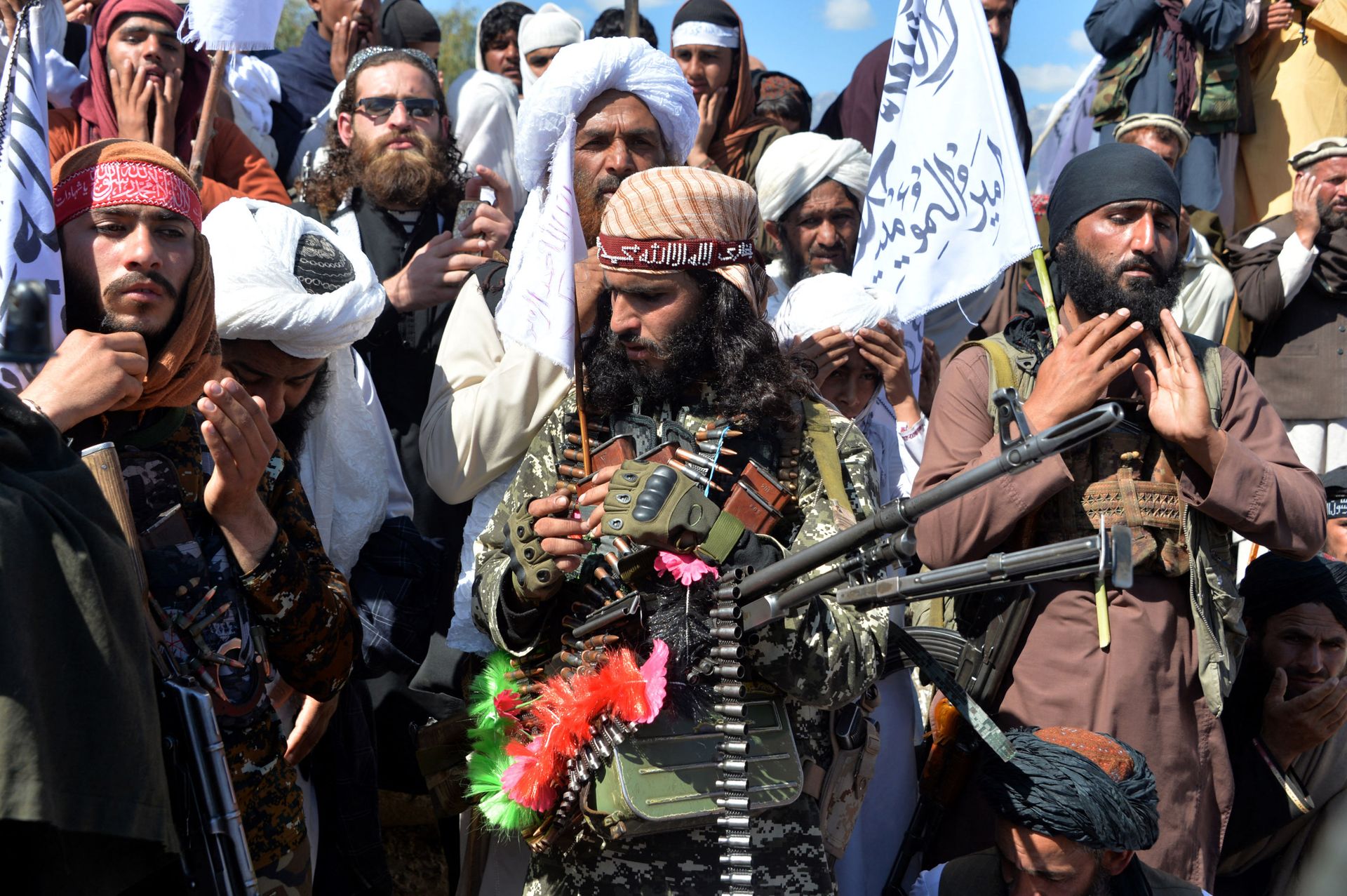 Afghan Taliban militants and villagers attend a gathering as they celebrate the peace deal and their victory in the Afghan conflict on US in Afghanistan, in Alingar district of Laghman Province on March 2, 2020 - Sputnik International, 1920, 07.09.2021