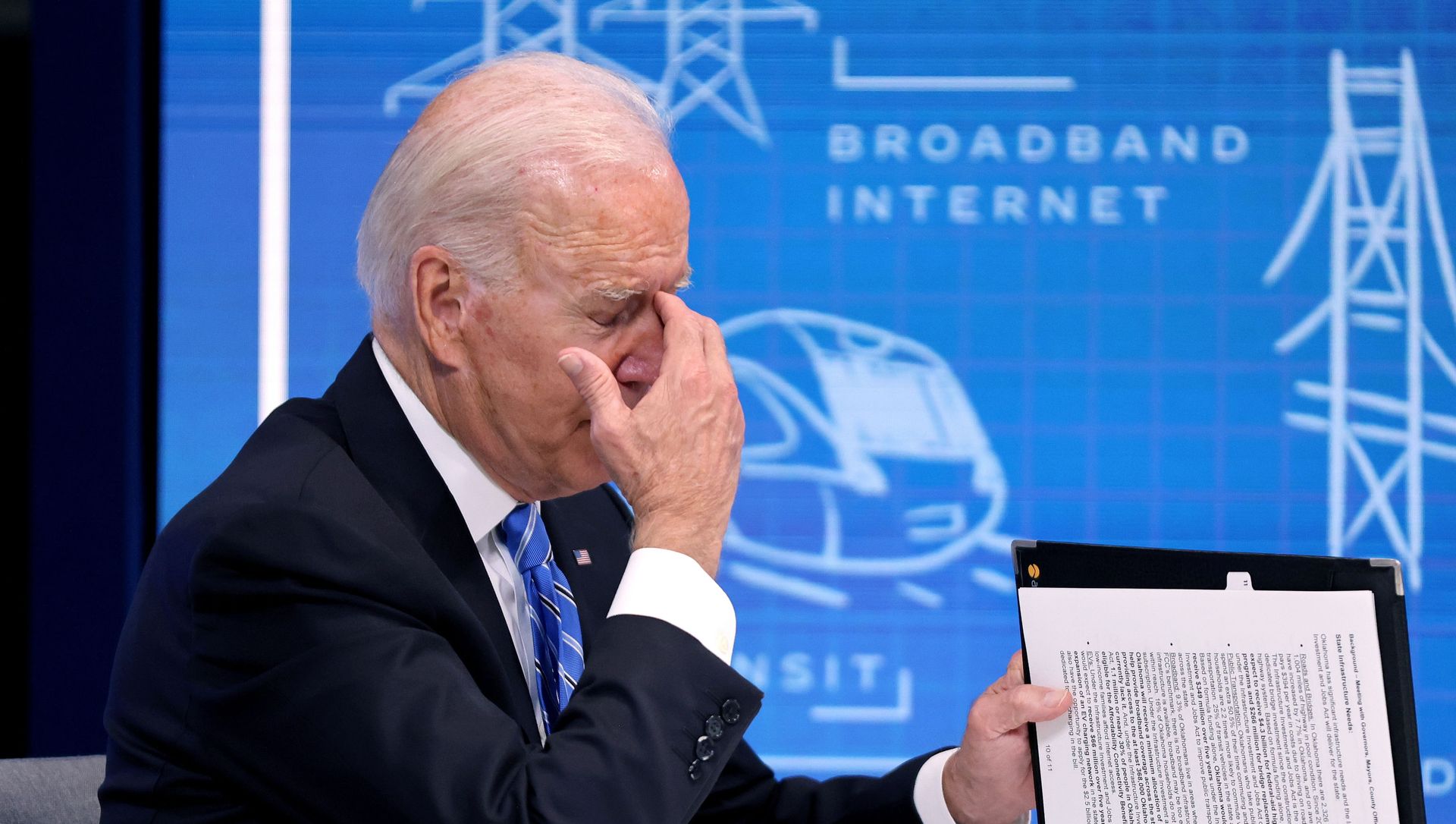 U.S. President Joe Biden meets virtually with governors, mayors, and other state and local elected officials to discuss the bipartisan Infrastructure Investment and Jobs Act, in the South Court Auditorium at the White House in Washington, U.S., August 11, 2021. U.S. President Joe Biden meets virtually with governors, mayors, and other state and local elected officials to discuss the bipartisan Infrastructure Investment and Jobs Act, in the South Court Auditorium at the White House in Washington, U.S., August 11, 2021. - Sputnik International, 1920, 15.08.2021
