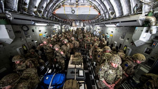 British Forces from 16 Air Assault Brigade arrive in Kabul, Afghanistan, to provide support to British nationals leaving the country, as part of Operation PITTING after Taliban insurgents took control of the presidential palace in Kabul, 15 August 2021. Leading Hand Ben Shread/RAF/UK Ministry of Defence 2021/Handout via REUTERS   THIS IMAGE HAS BEEN SUPPLIED BY A THIRD PARTY. - Sputnik International