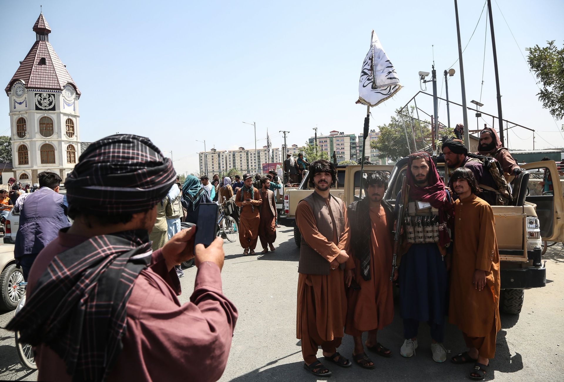 Taliban fighters (a terrorist group banned in Russia) pose for a photo in Kabul, Afghanistan.  - Sputnik International, 1920, 30.12.2021