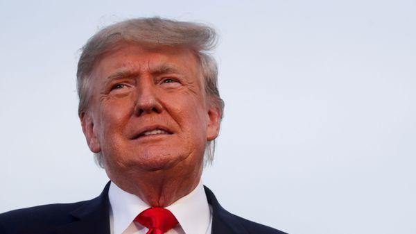 Former U.S. President Donald Trump looks on during his first post-presidency campaign rally at the Lorain County Fairgrounds in Wellington, Ohio, U.S., June 26, 2021. - Sputnik International