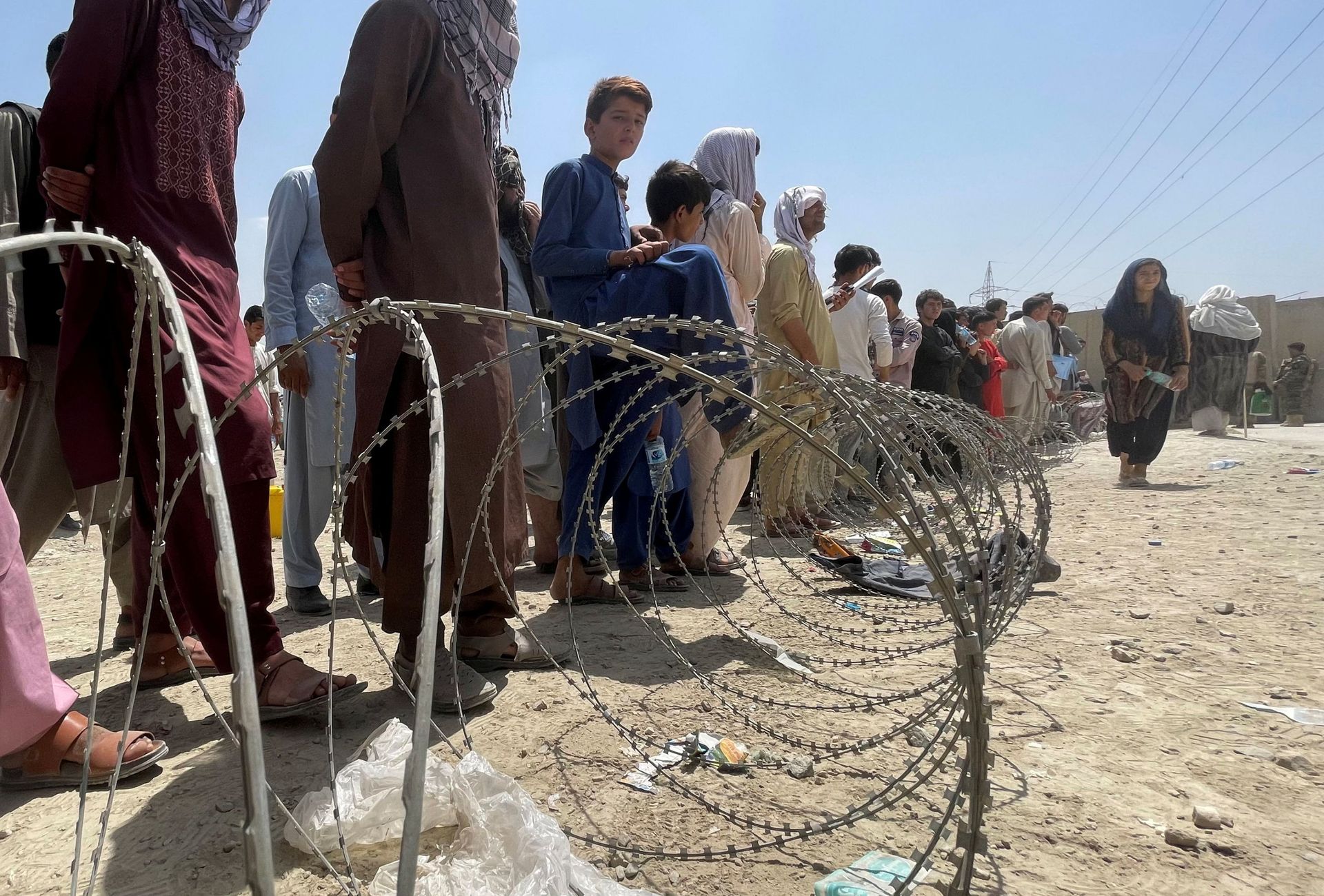 People wait outside Hamid Karzai International Airport in Kabul, Afghanistan August 17, 2021. - Sputnik International, 1920, 07.09.2021