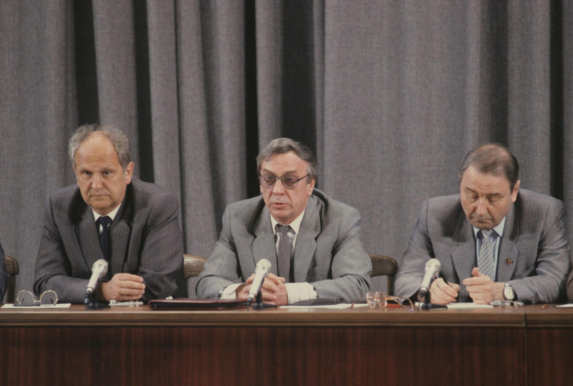 GKChP members Boris Pugo, Gennady Yanayev and Oleg Baklanov (left to right) at a press conference on 19 August 1991. GKChP members Boris Pugo, Gennady Yanayev and Oleg Baklanov (left to right) at a press conference on 19 August 1991. - Sputnik International, 1920, 07.09.2021