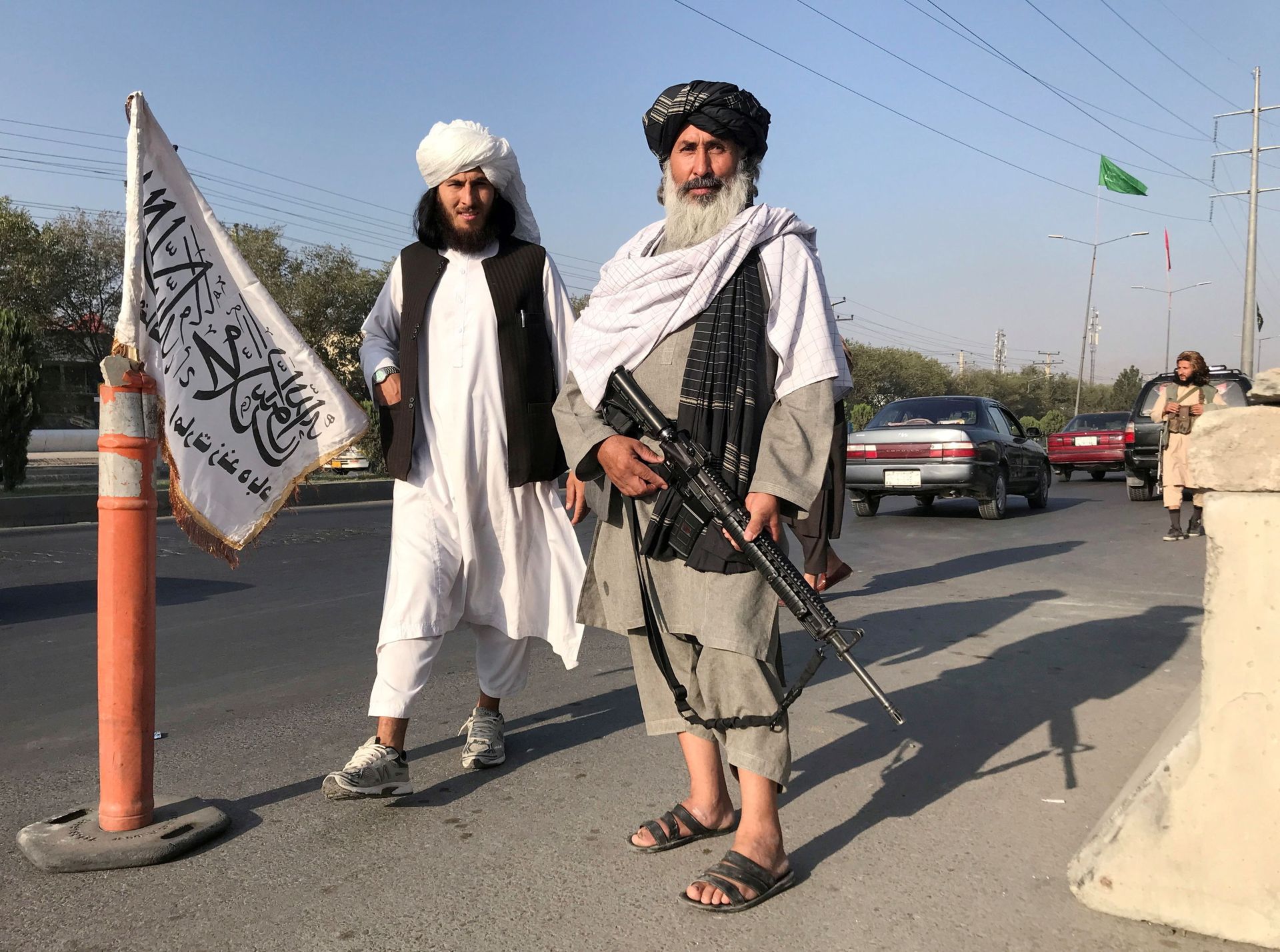 FILE PHOTO: A Taliban fighter holding an M16 assault rifle stands outside the Interior Ministry in Kabul, Afghanistan, August 16, 2021. - Sputnik International, 1920, 07.09.2021