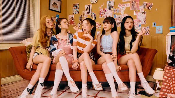 Red Velvet Drops 'Queendom' in Latest MV and Tops iTunes Charts - Sputnik International