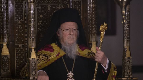 Ecumenical patriarch Bartholomew I , spiritual leader of Greek Orthodox world attends the Easter ceremony during curfew behind the closed doors measures to contain the spread of the coronavirus COVID-19 at the St. George Church in Istanbul on April 18, 2020. - Sputnik International