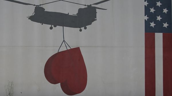 The US flag is paint on the wall at Embassy of the United States of America in Kabul, Afghanistan, Friday, July. 30, 2021. - Sputnik International