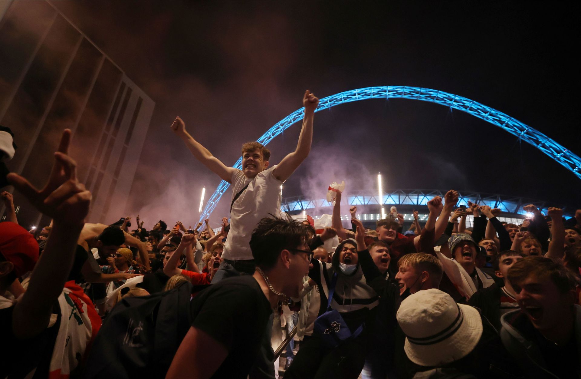 England fans outside Wembley Stadium after the match - Sputnik International, 1920, 18.10.2021