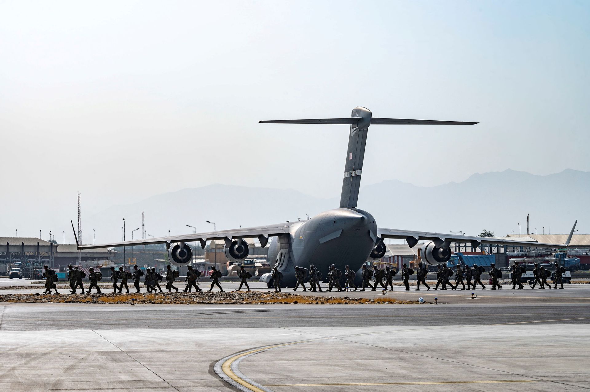 U.S. soldiers, assigned to the 82nd Airborne Division, arrive to provide security in support of Operation Allies Refuge at Hamid Karzai International Airport in Kabul, Afghanistan, August 20, 2021. U.S. soldiers, assigned to the 82nd Airborne Division, arrive to provide security in support of Operation Allies Refuge at Hamid Karzai International Airport in Kabul, Afghanistan, August 20, 2021. - Sputnik International, 1920, 07.09.2021