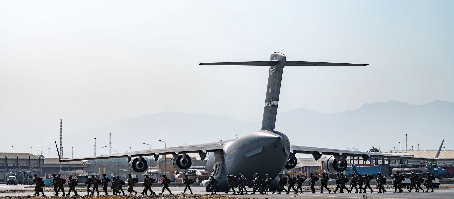 U.S. soldiers, assigned to the 82nd Airborne Division, arrive to provide security in support of Operation Allies Refuge at Hamid Karzai International Airport in Kabul, Afghanistan, August 20, 2021. U.S. soldiers, assigned to the 82nd Airborne Division, arrive to provide security in support of Operation Allies Refuge at Hamid Karzai International Airport in Kabul, Afghanistan, August 20, 2021. - Sputnik International, 1920, 21.08.2021
