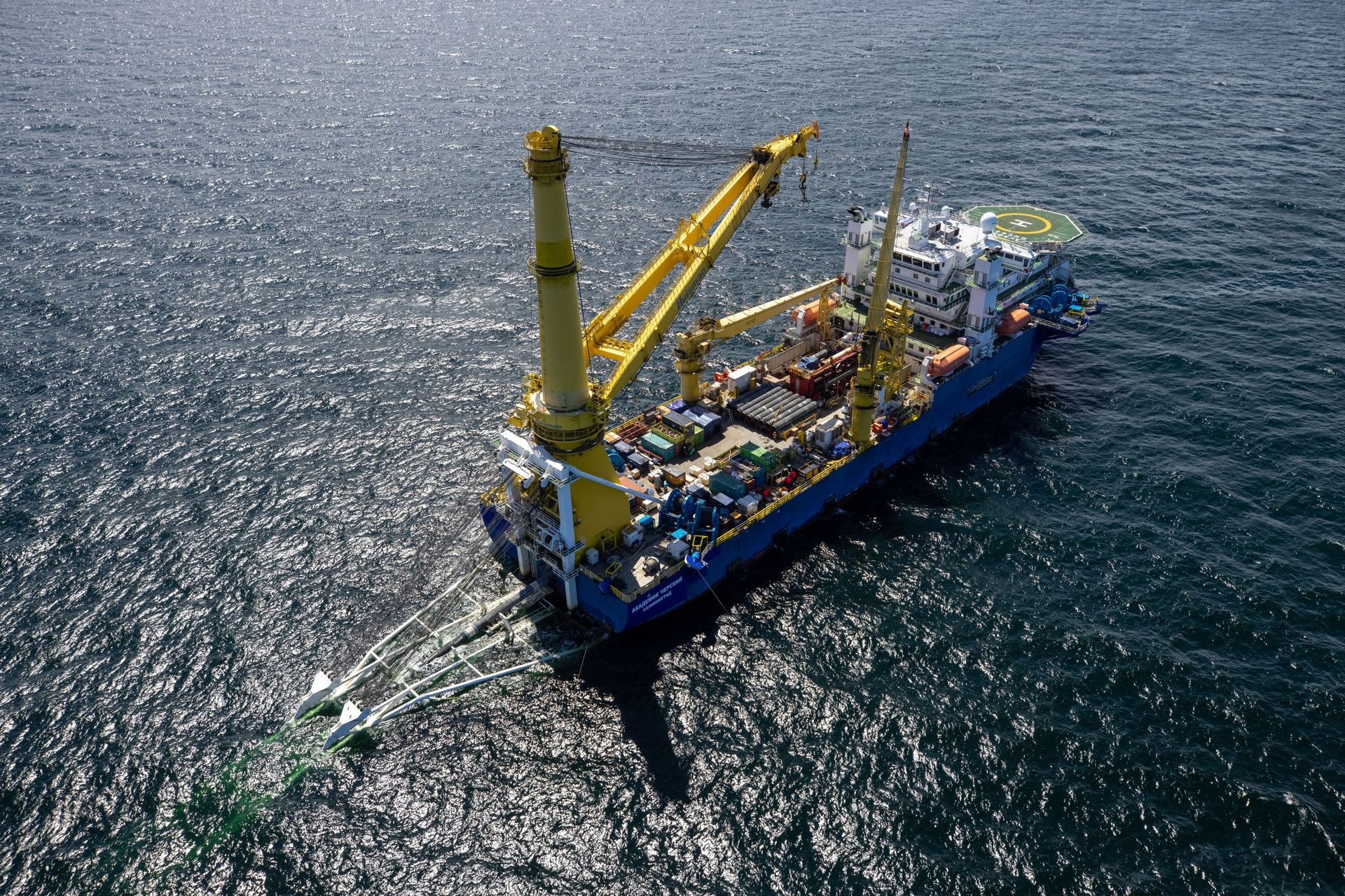 The Russian pipe-laying vessel Akademik Chersky is working on a section of the Nord Stream 2 gas pipeline in German waters. - Sputnik International, 1920, 07.09.2021