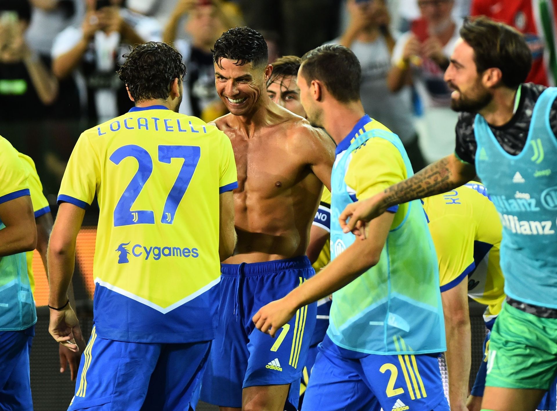 Soccer Football - Italy - Serie A - Udinese v Juventus - Dacia Arena, Udine, Italy - August 22, 2021 Juventus' Cristiano Ronaldo celebrates with teammates after scoring a goal that was later disallowed after a VAR review - Sputnik International, 1920, 07.09.2021