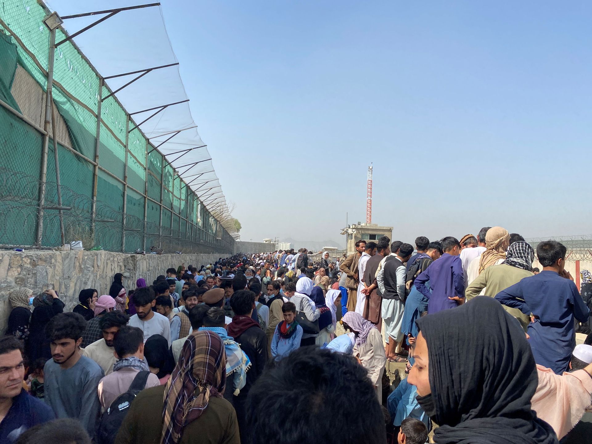 General view of the crowds of people near the airport in Kabul, Afghanistan August 23, 2021 - Sputnik International, 1920, 07.09.2021