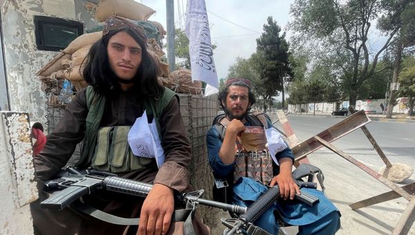 Members of Taliban forces sit at a checkpost in Kabul, Afghanistan August 17, 2021 - Sputnik International