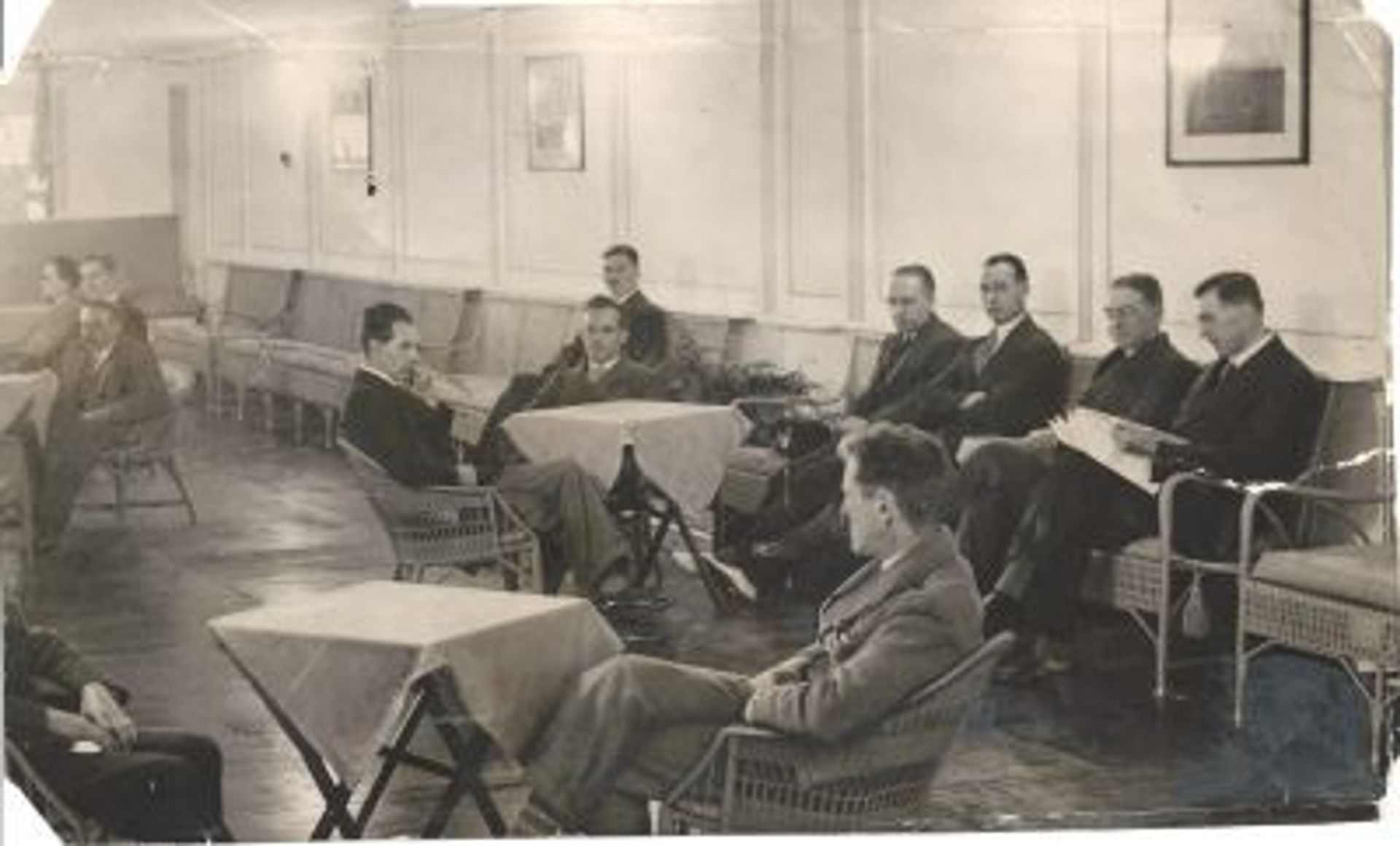 MPs in the lounge of the R-101 airship in 1929 MPs in the lounge of the R-101 airship in 1929 - Sputnik International, 1920, 07.09.2021