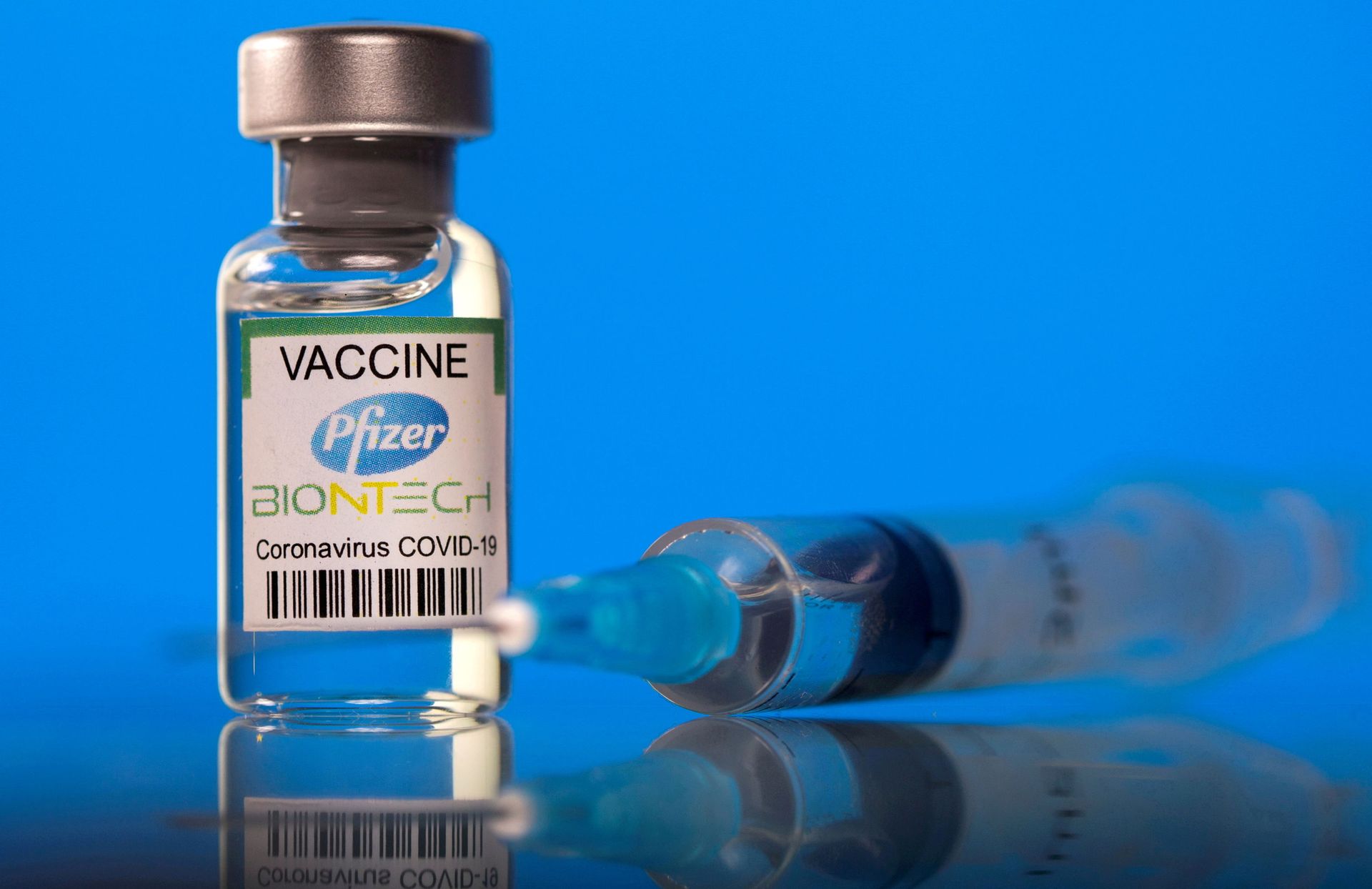 A vial labelled with the Pfizer-BioNTech coronavirus disease (COVID-19) vaccine is seen in this illustration picture taken March 19, 2021 A vial labelled with the Pfizer-BioNTech coronavirus disease (COVID-19) vaccine is seen in this illustration picture taken March 19, 2021 - Sputnik International, 1920, 13.10.2021