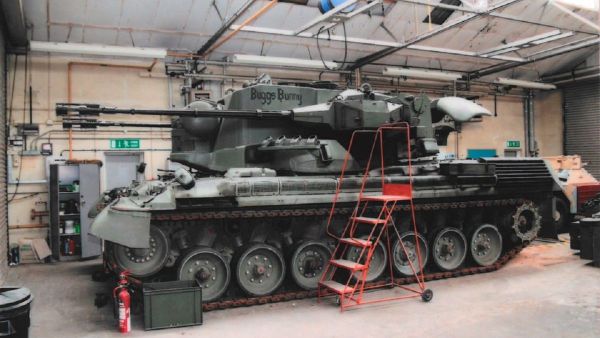 Gepard self-propelled anti-aircraft gun with 2x35mm automatic cannons - Sputnik International