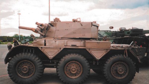 Saladin armoured car with 76mm gun - Sputnik International