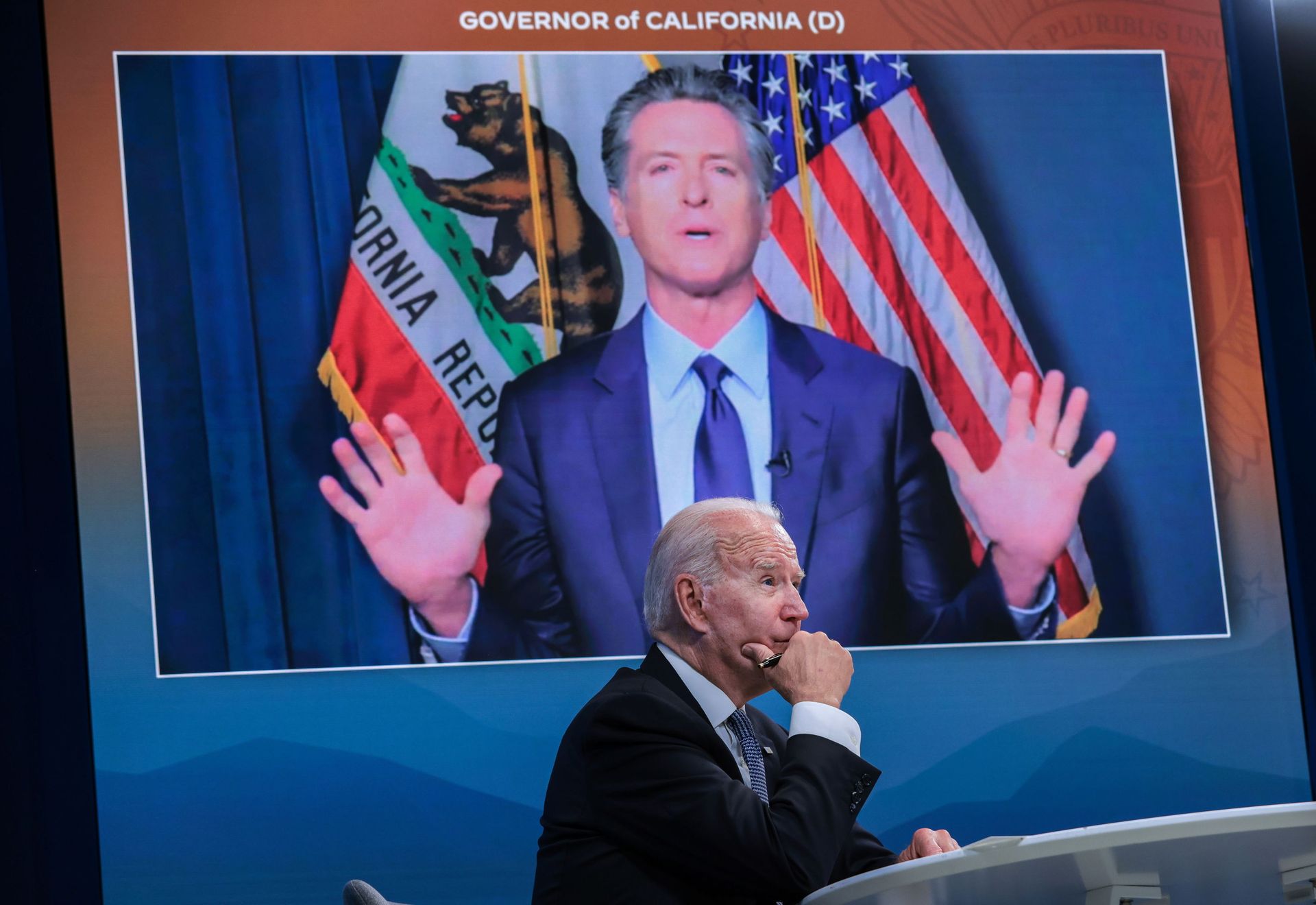 U.S. President Joe Biden listens to Governor of California, Gavin Newsom, during a virtual meeting with governors to discuss efforts to strengthen wildfire prevention, preparedness and response efforts to the 2021 wildfire season, at the South Court Auditorium at the White House complex in Washington, U.S., July 30, 2021 U.S. President Joe Biden listens to Governor of California, Gavin Newsom, during a virtual meeting with governors to discuss efforts to strengthen wildfire prevention, preparedness and response efforts to the 2021 wildfire season, at the South Court Auditorium at the White House complex in Washington, U.S., July 30, 2021 - Sputnik International, 1920, 07.09.2021