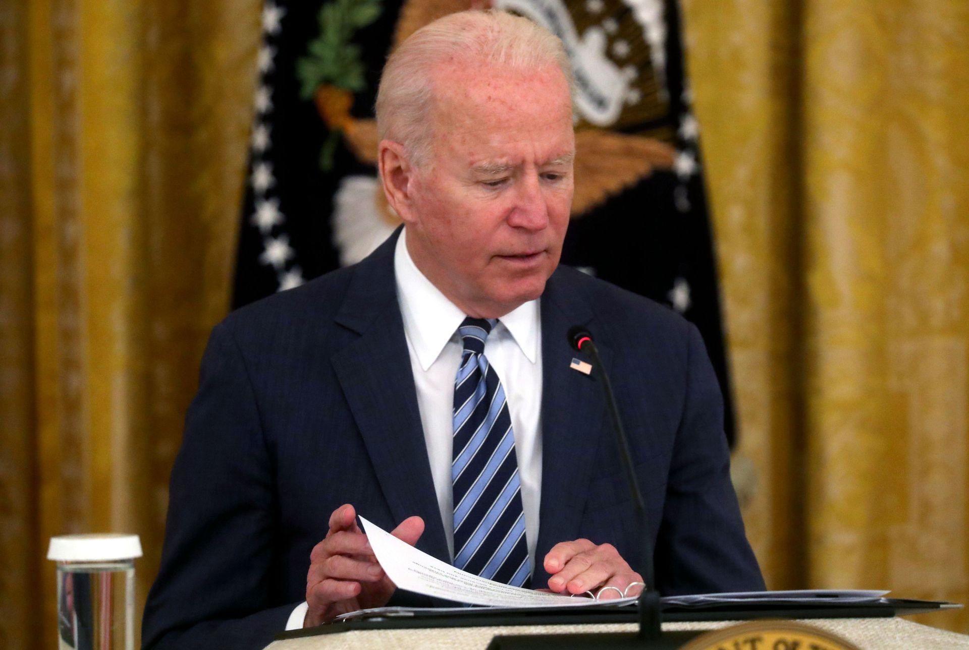 US President Joe Biden delivers remarks as he meets with members of his national security team and private sector leaders to discuss how to improve the nation's cybersecurity, in the East Room at the White House in Washington, US, August 25, 2021 - Sputnik International, 1920, 08.09.2021