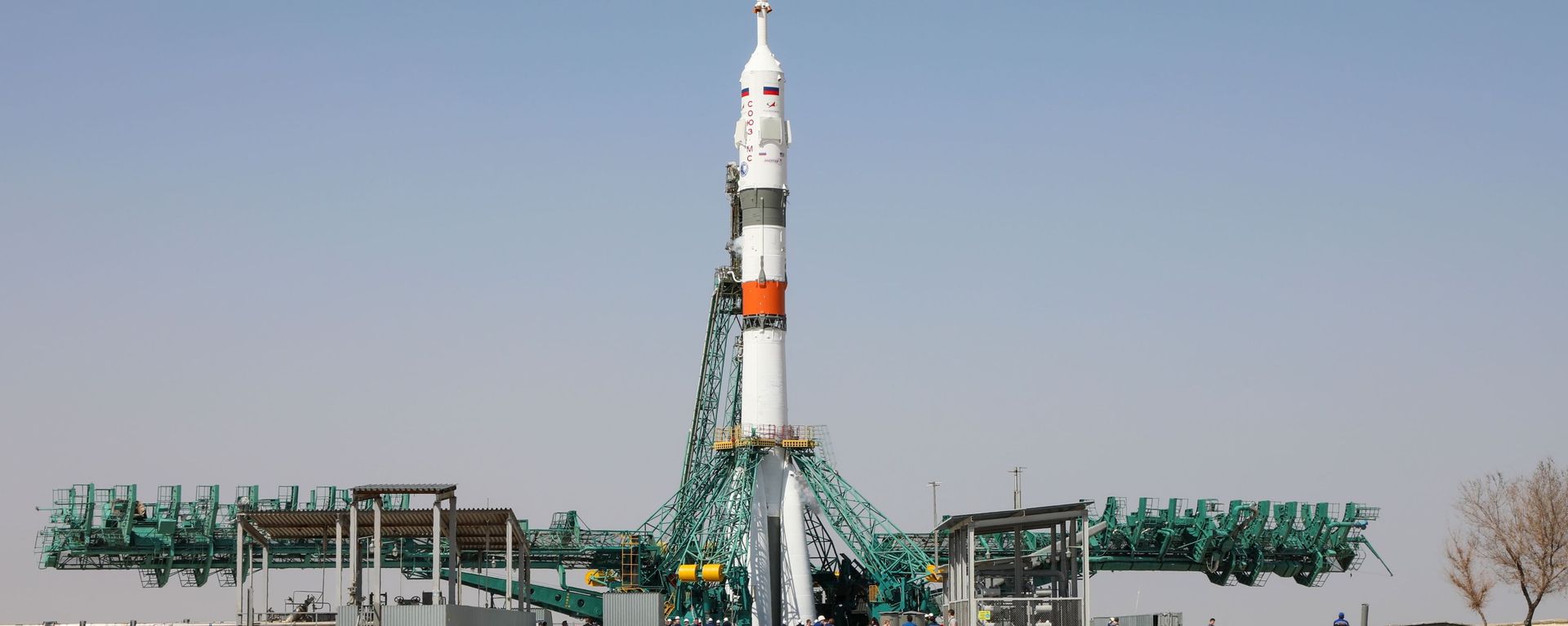 In this handout photo released by Russian Space Agency Roscosmos, Soyuz 2.1a rocket booster with Soyuz MS-18 spacecraft is prepared for launch on a launchpad, at the Baikonur Cosmodrome, Kazakhstan - Sputnik International, 1920, 07.10.2022