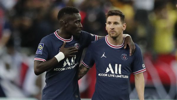 Stade de Reims v Paris St Germain - Stade Auguste-Delaune, Reims, France - August 29, 2021 Paris St Germain's Lionel Messi with Idrissa Gueye - Sputnik International