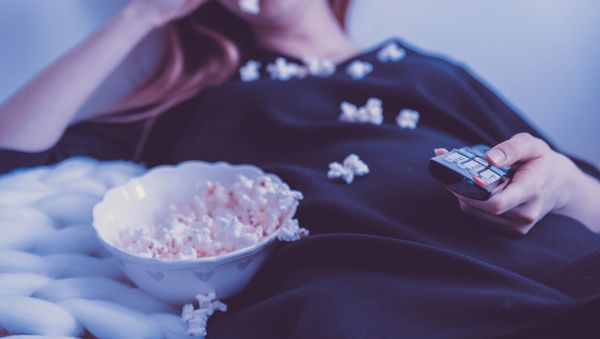 A girl watching TV - Sputnik International